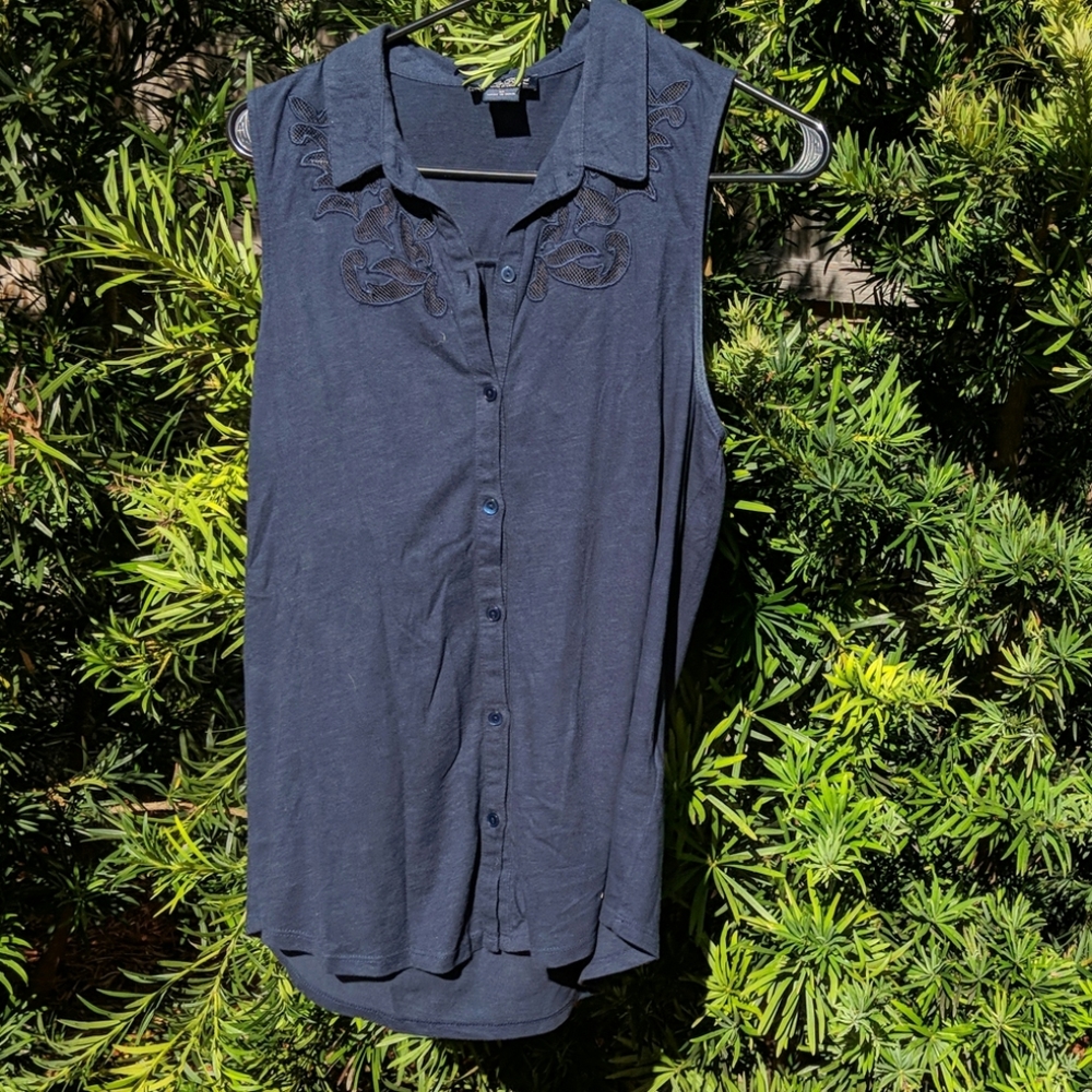 Navy blue lucky Brand sleeveless button up